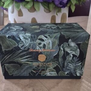 Tommy Bahama Tropical Leaf Box